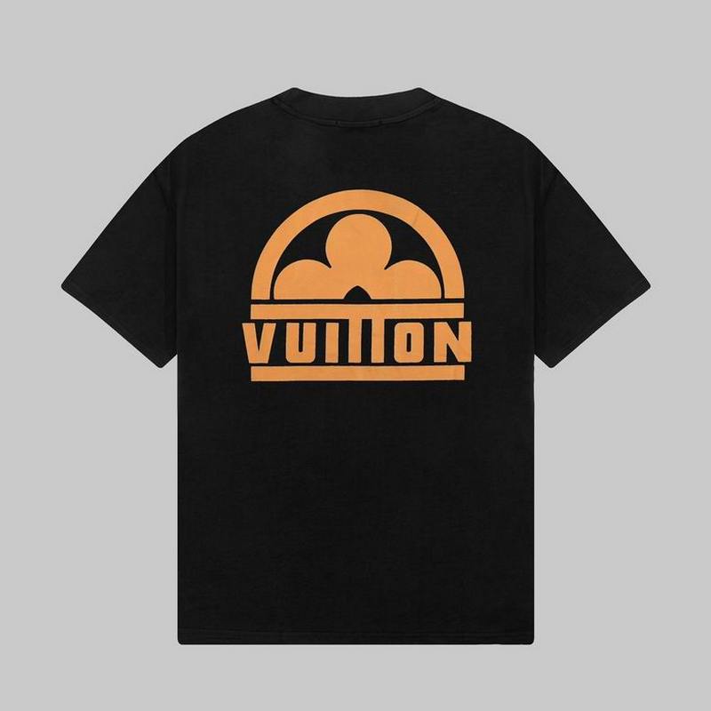 Louis Vuitton Men's T-shirts 121